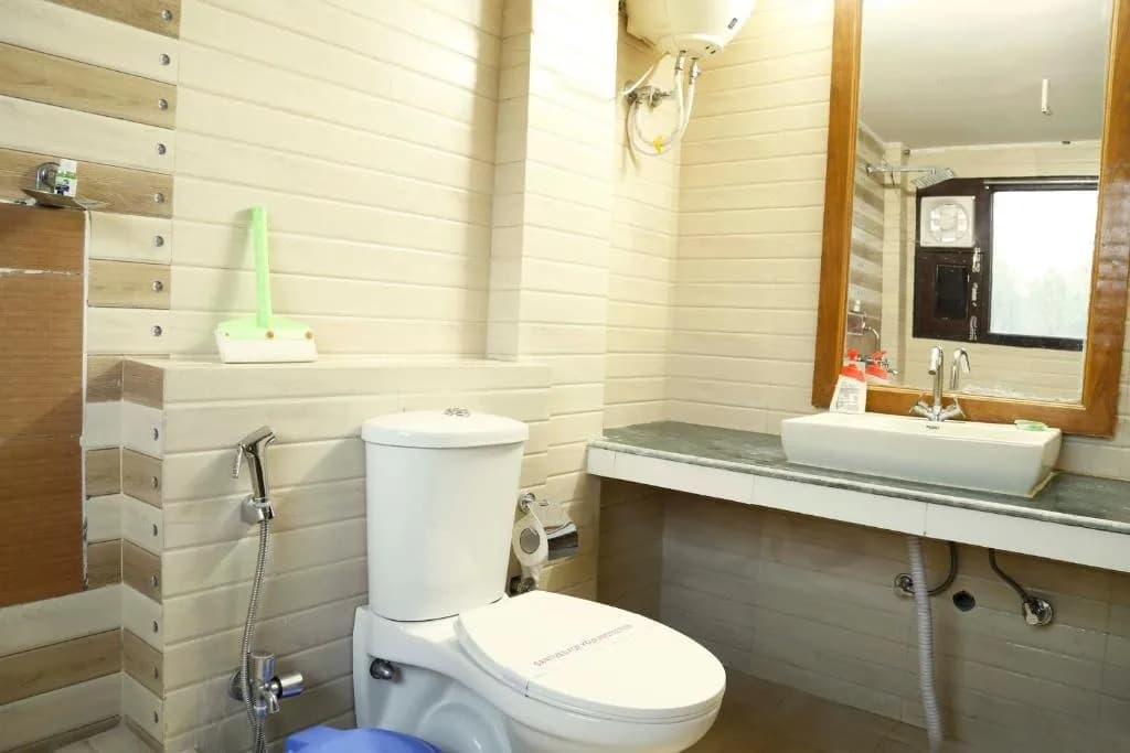 Luxury Modern Bathroom Amenities