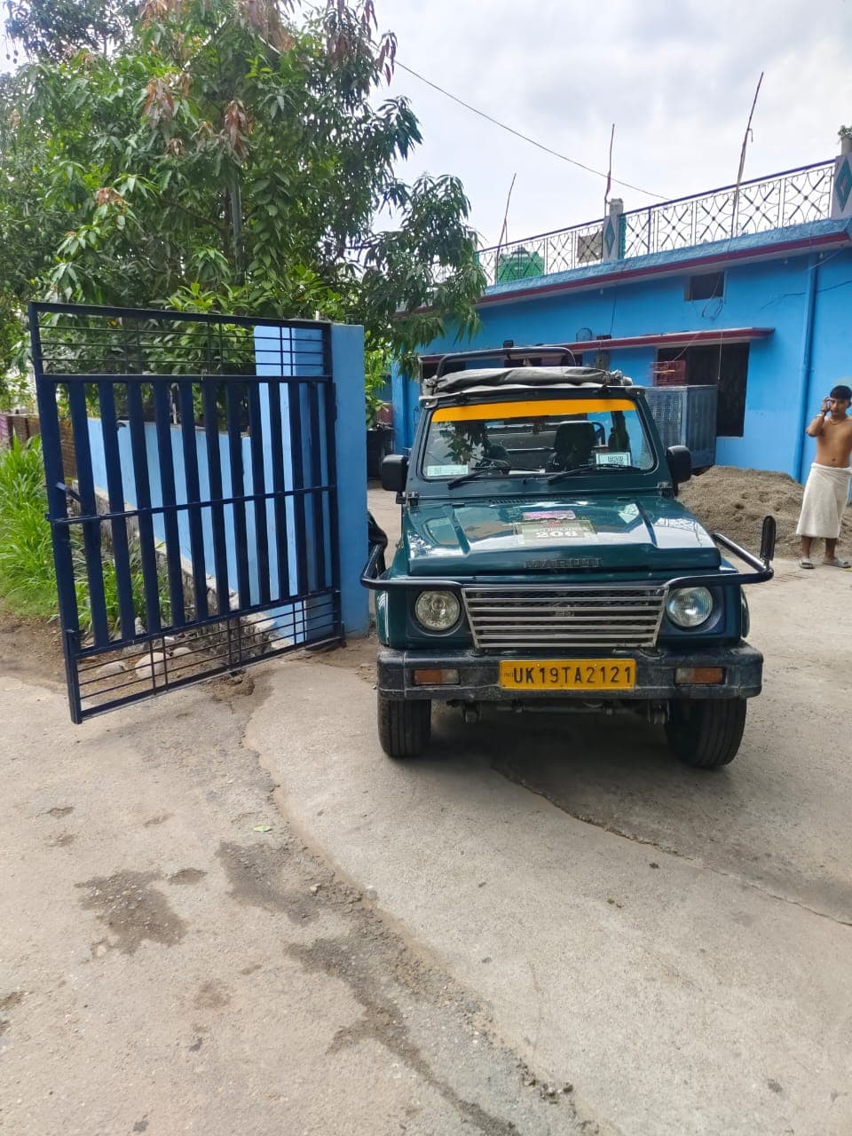Safari Gypsy Entry Gate Point